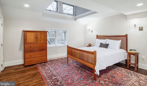 2022 Chancellor St, Philadelphia PA 19103-5605 exterior