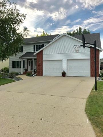 4214 Rivershore Dr, Moorhead, MN 56560-5629