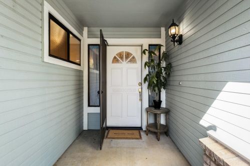 258 Cypress Hill Dr, Grass Valley, CA 95945-5683