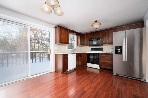 38 Derryfield Rd, Derry, NH 03038-4333