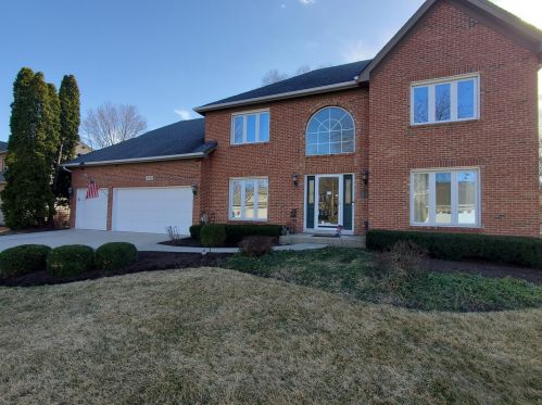 2734 Seiler Dr, Naperville, IL 60565-4418