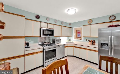 5 Exeter Ct, Princeton NJ  08540-7000 exterior