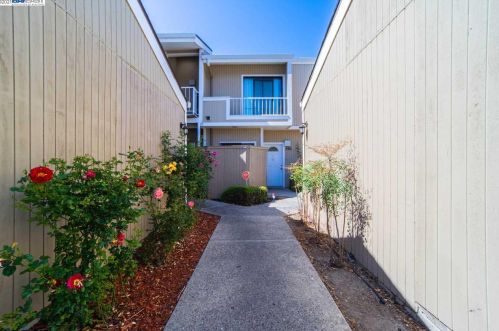 194 Marylinn Dr, Milpitas, CA 95035-4332