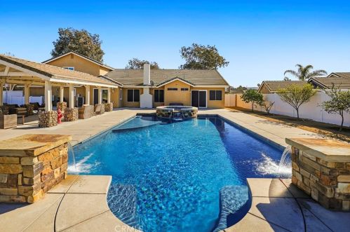 3604 Broken Feather Dr, Norco, CA 92860-3710