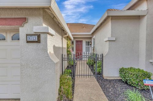 9713 Toscano Dr, Elk Grove, CA 95757-4012
