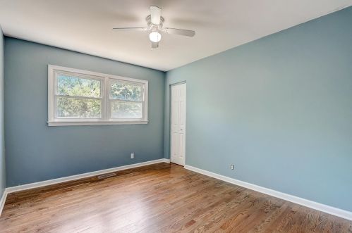 151 Camelot Way, Lemont IL  60440-2084 exterior