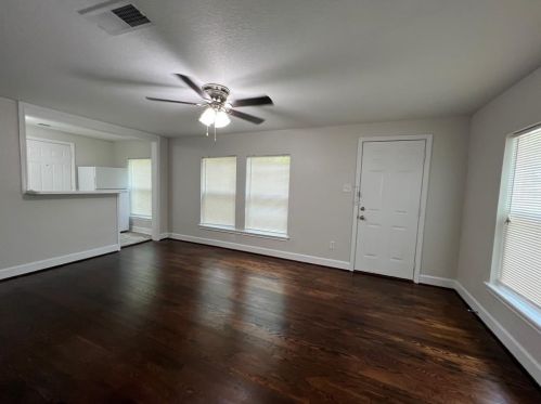 620 Magnolia St, Angleton TX  77515-5806 exterior