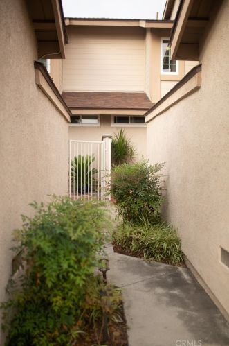25185 Chestnutwood, El Toro, CA 92630-6489