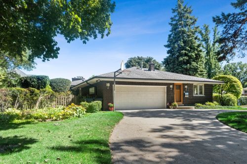6461 Longmeadow Ave, Chicago, IL 60712-3229