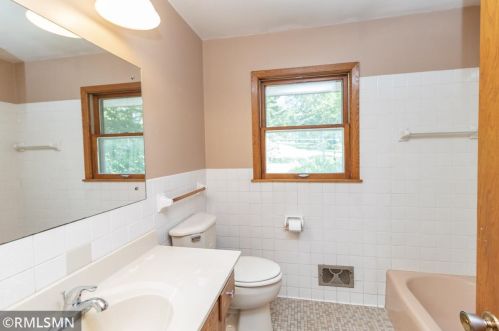 805 Brookline Ave, Saint Paul MN  55119-5317 exterior