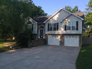 2231 Bending Oak Dr, Chattanooga, TN 37421-1536