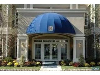 7106 Ravenscroft Rd, Clifton, NJ 07013-2696