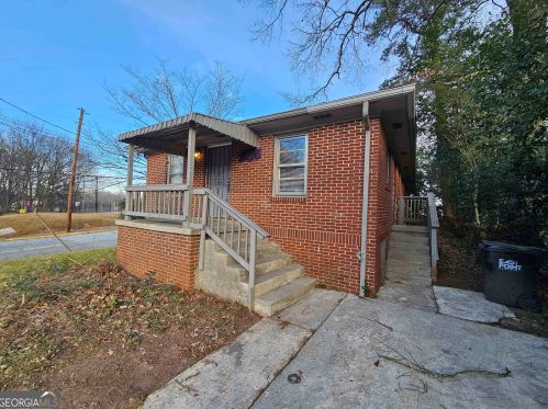 2036 Mcpherson Ave, Atlanta GA  30344-1750 exterior