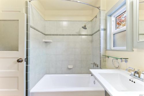 729 Dora St, Ukiah CA  95482-6341 exterior