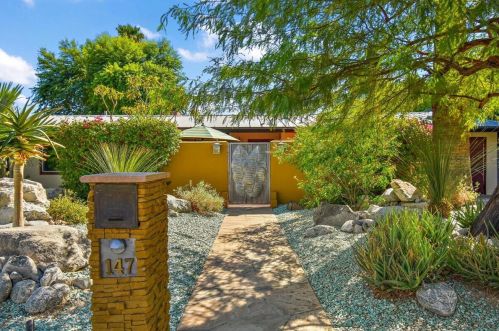 147 Morongo Rd, Palm Springs, CA 92264-8401