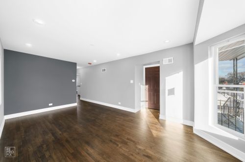 5220 Congress Pkwy, Chicago, IL 60644-4821