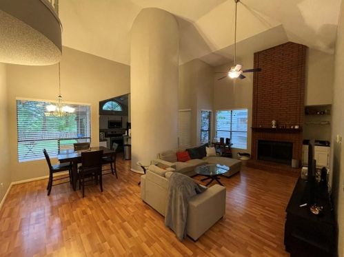 2009 Cervin Blvd, Austin TX  78728-5430 exterior