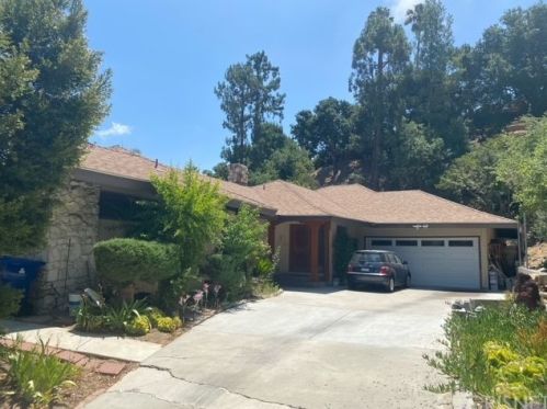 3814 Royal Meadow Rd, Van Nuys, CA 91403-4831