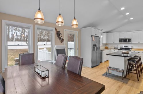 182 Colonial Dr, Portsmouth, NH 03801-4705