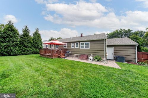 99 Nancy Ln, Trenton, NJ 08638-1542