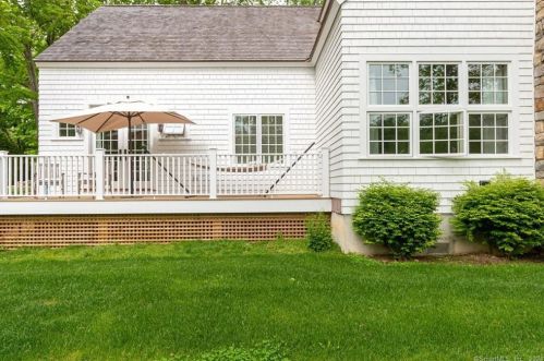 3 Old Kings Hwy, Norwalk CT  06850-1128 exterior