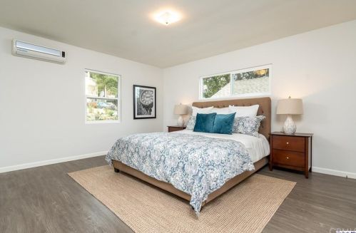 5124 Ln Crescenta Ave, Glendale CA 91214-2117 exterior