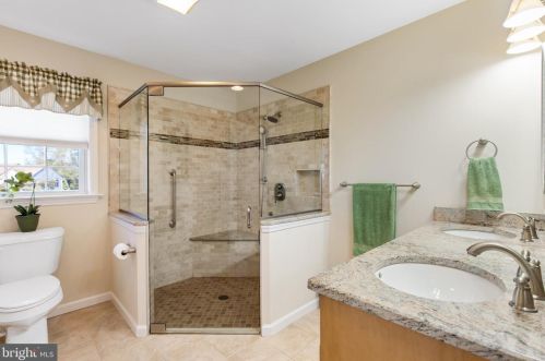 2360 Vw Dr, Lancaster PA  17602-1016 exterior