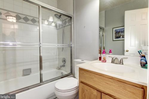 10610 Dunmoor Dr, Silver Spring MD 20901-1518 exterior