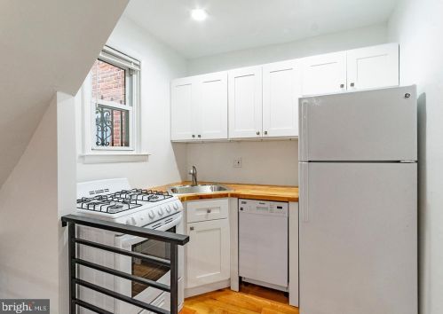 1517 Addison St, Philadelphia PA  19146-0016 exterior