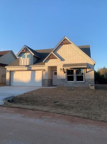 5826 Black Pine Cir, Granbury, TX 76048-6586