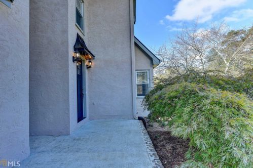 2650 Willow Green Dr, Duluth GA  30096-3617 exterior