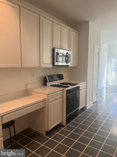 12 Wilkinson Way, Princeton NJ  08540-7362 exterior