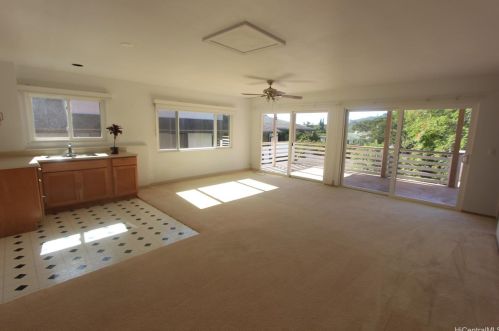 3086 Kaohinani Dr, Honolulu HI  96817-1040 exterior