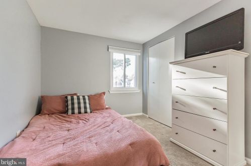 241 Nassau Dr, Tavistock NJ 08033-3976 exterior