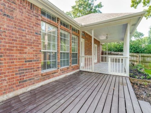 8309 Thornhaven Ct, North Richland Hills TX  76182-8625 exterior