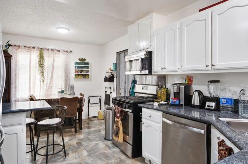 10462 Hole Ave, Riverside CA  92505-1620 exterior