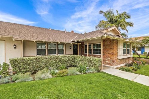 441 Meadowbrook Ave, Orange, CA 92865-1317