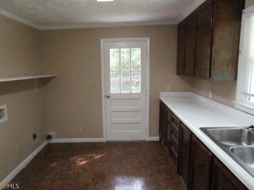 266 Hwy 138, Stockbridge GA 30281-4171 exterior