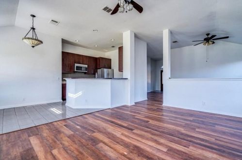 123 Discovery, Uhland TX 78640-5490 exterior