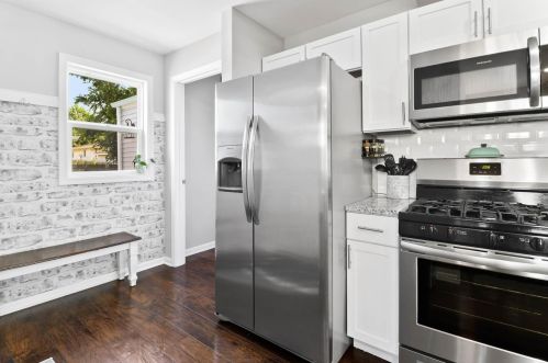 6831 Missouri Ave, Hammond IN  46323-1836 exterior