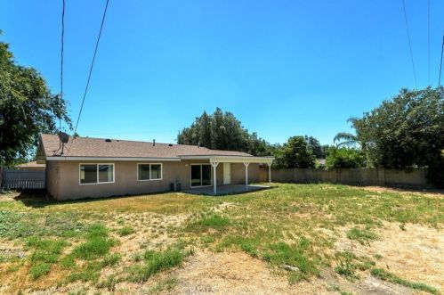 2373 Heather St, Simi Valley CA 93065-2618 exterior