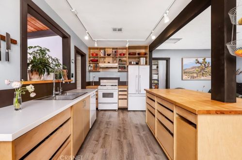 15915 Q St, Mojave, CA 93501-1742
