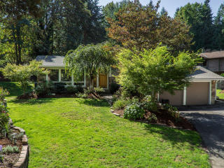 2409 179th Ave, Redmond, WA 98052-5816