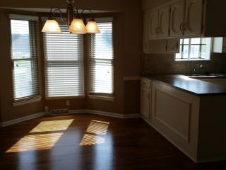 1932 Stagecoach Dr, Olathe KS  66062-2802 exterior