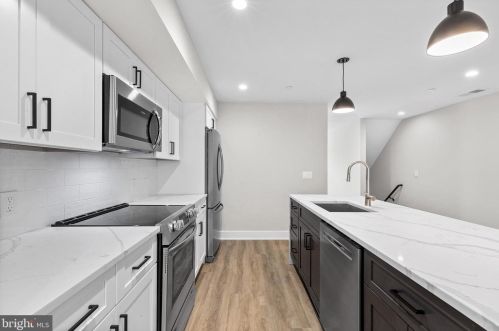 2144 Lombard St, Philadelphia PA  19146-1261 exterior