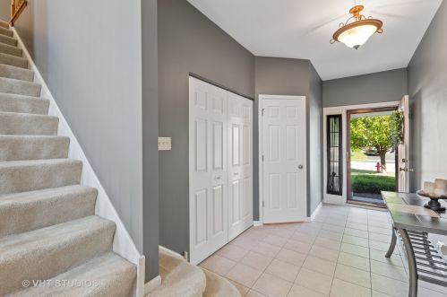 2223 Daybreak Dr, Barrington Hills, IL 60156