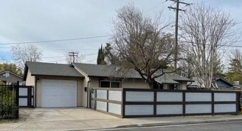 520 Lucern Ave, Modesto, CA 95354-0432