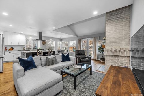 8238 Jasmine Ct, Englewood CO 80112-1033 exterior