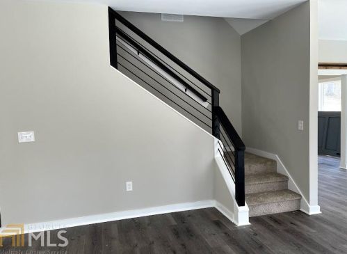181 Meadowbrook Ln, Carrollton, GA 30117-4504