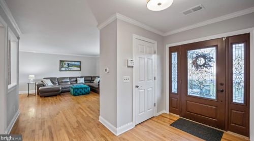 13 Rosalind Dr, Trenton NJ  08648-3245 exterior